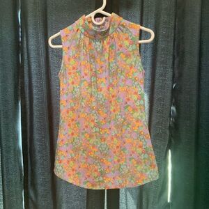 Gorgeous Hilton Hollis Sleeveless Top